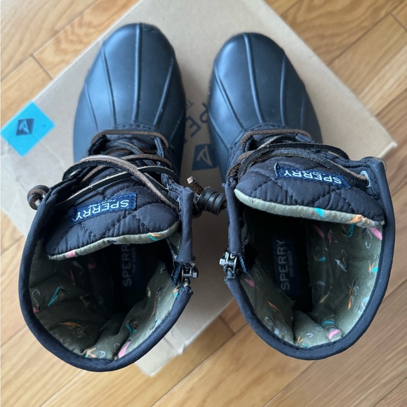 Sperry Salt Water Quilt Nylon Boots. - Picture 5 of 8